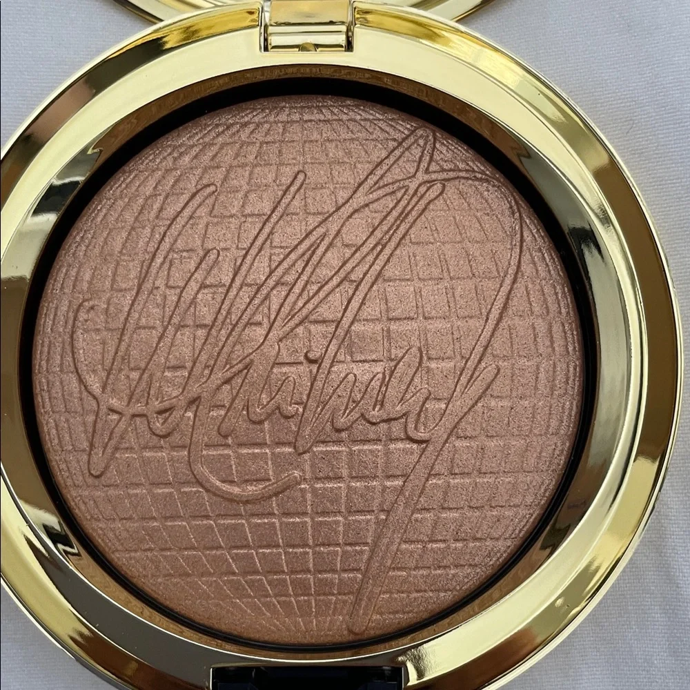 MAC Cosmetics Whitney Houston Bronzer & Contour Palette